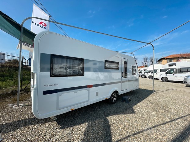 Adria Adora 542 UL letti gemelli