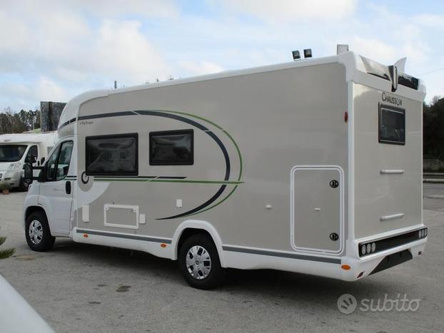 Chausson 724 5/6 posti 4000km garage + basculante