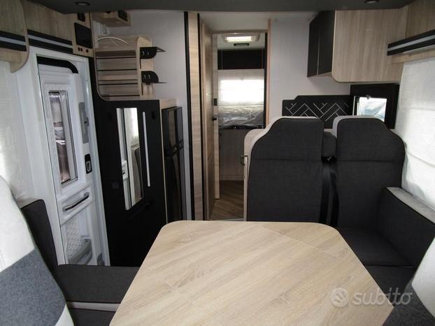 Chausson 724 5/6 posti 4000km garage + basculante