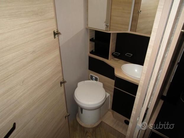 Chausson 724 5/6 posti 4000km garage + basculante