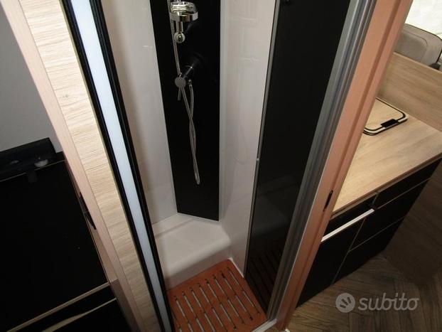 Chausson 724 5/6 posti 4000km garage + basculante
