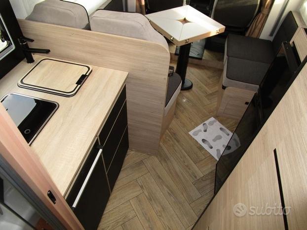 Chausson 724 5/6 posti 4000km garage + basculante