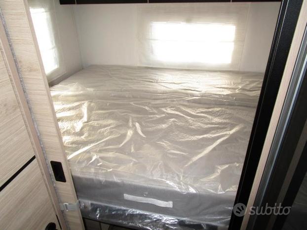 Chausson 724 5/6 posti 4000km garage + basculante