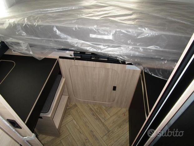 Chausson 724 5/6 posti 4000km garage + basculante