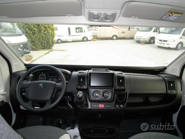Chausson 724 5/6 posti 4000km garage + basculante