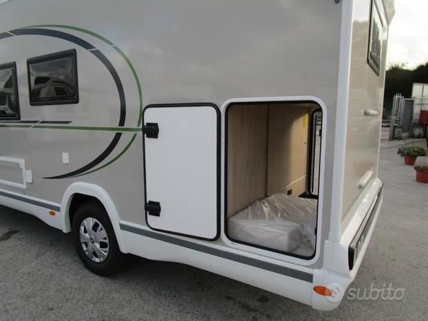 Chausson 724 5/6 posti 4000km garage + basculante