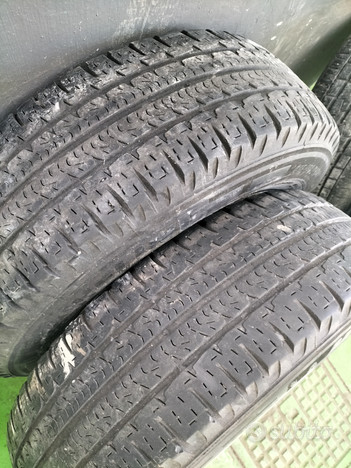 2 pneumatici usati Michelin Camping M+S con cerchi