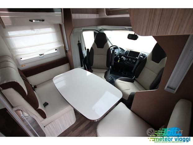 Camper Semintegrale 5 posti Elnagh T-Loft 530