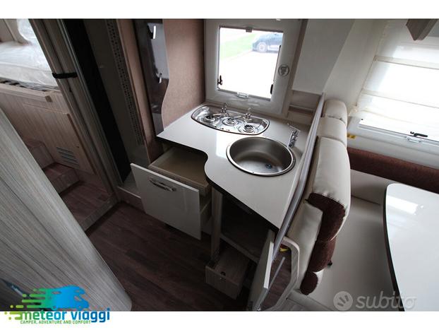 Camper Semintegrale 5 posti Elnagh T-Loft 530