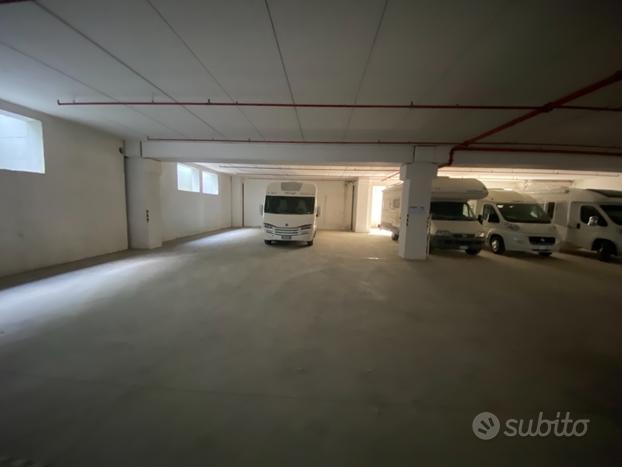 Rimessaggio camper coperto