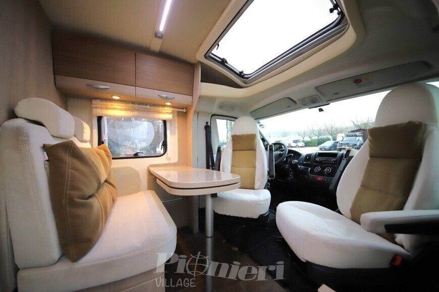 SEMINTEGRALE BURSTNER BREVIO T645