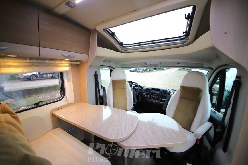 SEMINTEGRALE BURSTNER BREVIO T645