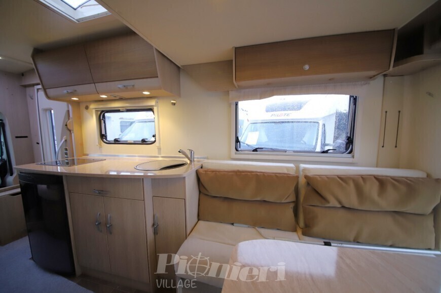 SEMINTEGRALE BURSTNER BREVIO T645