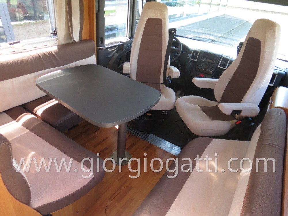 CAMPER MOTORHOME LAIKA ECOVIP 691 LETTI CASTELLO