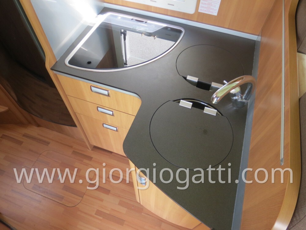 CAMPER MOTORHOME LAIKA ECOVIP 691 LETTI CASTELLO