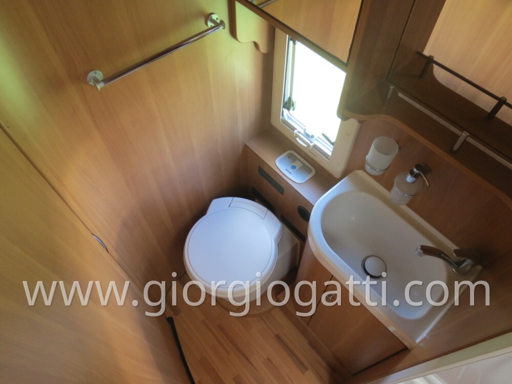 CAMPER MOTORHOME LAIKA ECOVIP 691 LETTI CASTELLO