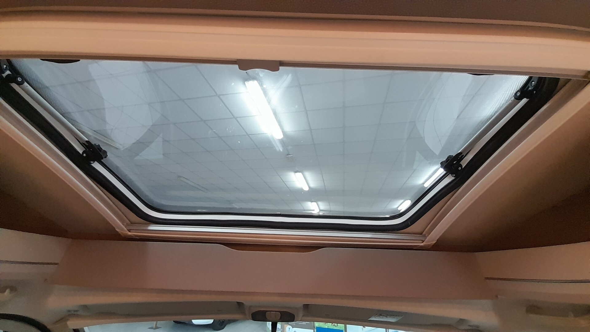 KNAUS VAN TI 550 MF VANSATION SEMINTEGRALE COMPATT