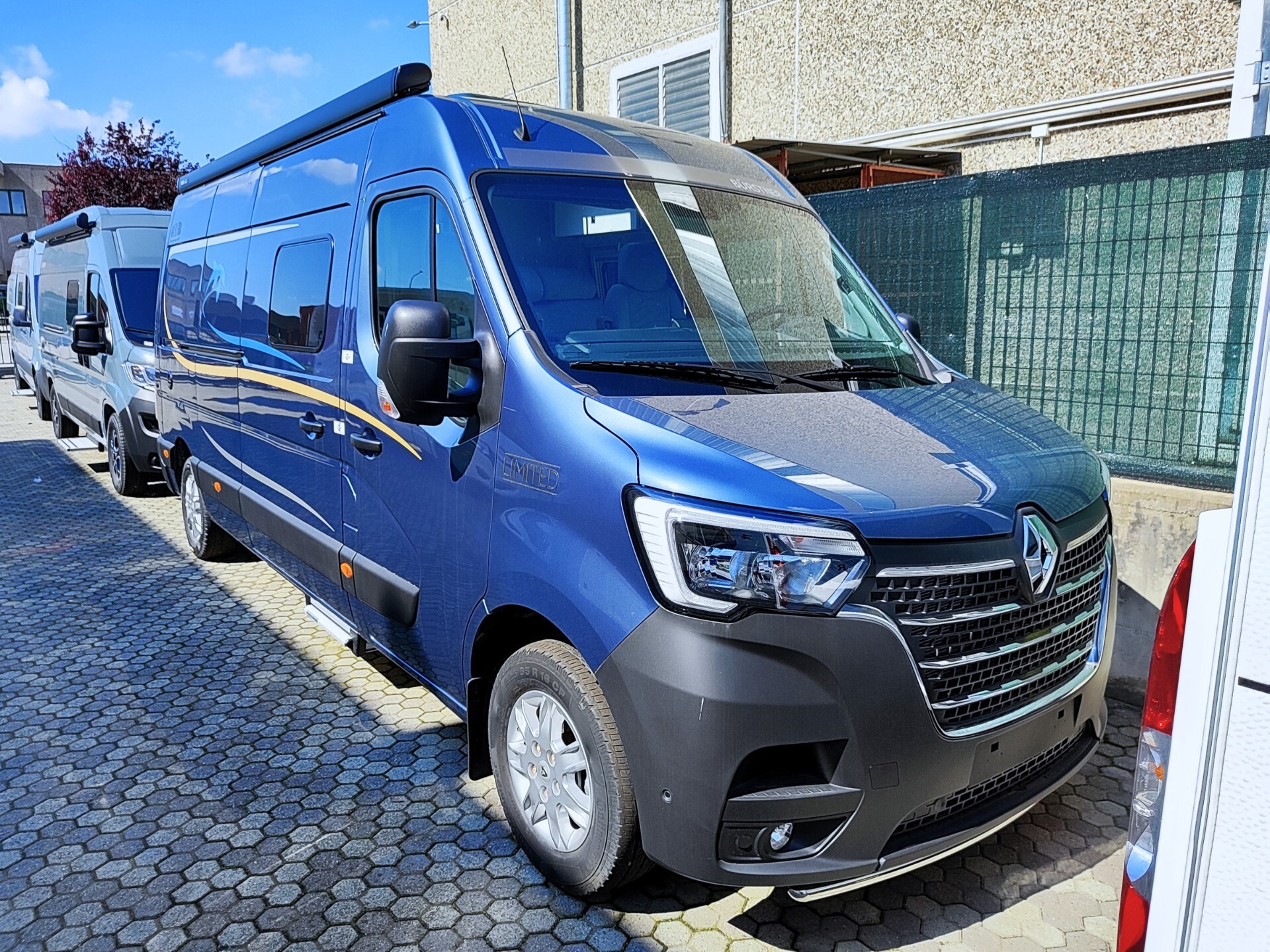 Burstner Delfin C 621 - Furgonato con letti gemell