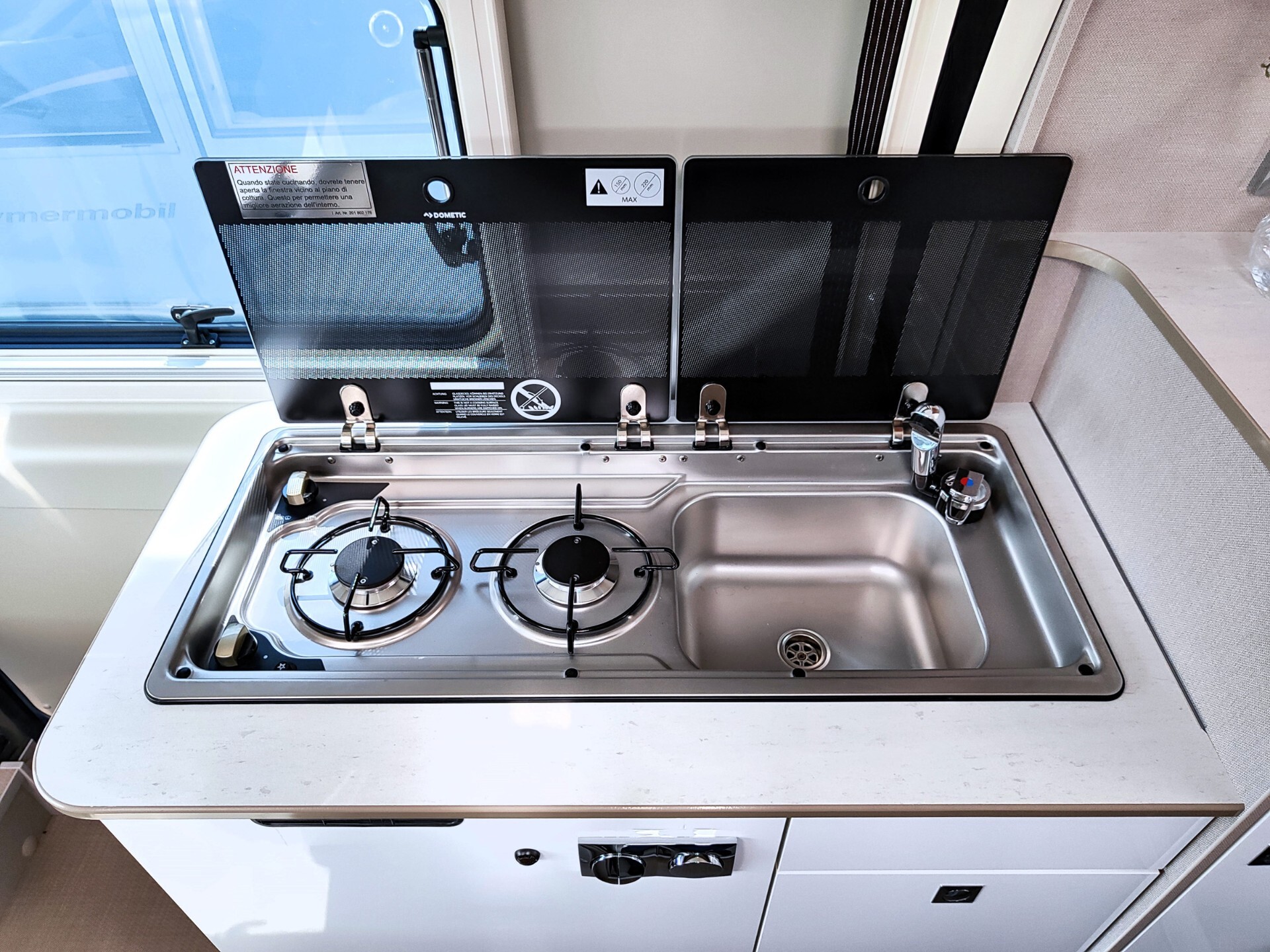 Burstner Delfin C 621 - Furgonato con letti gemell