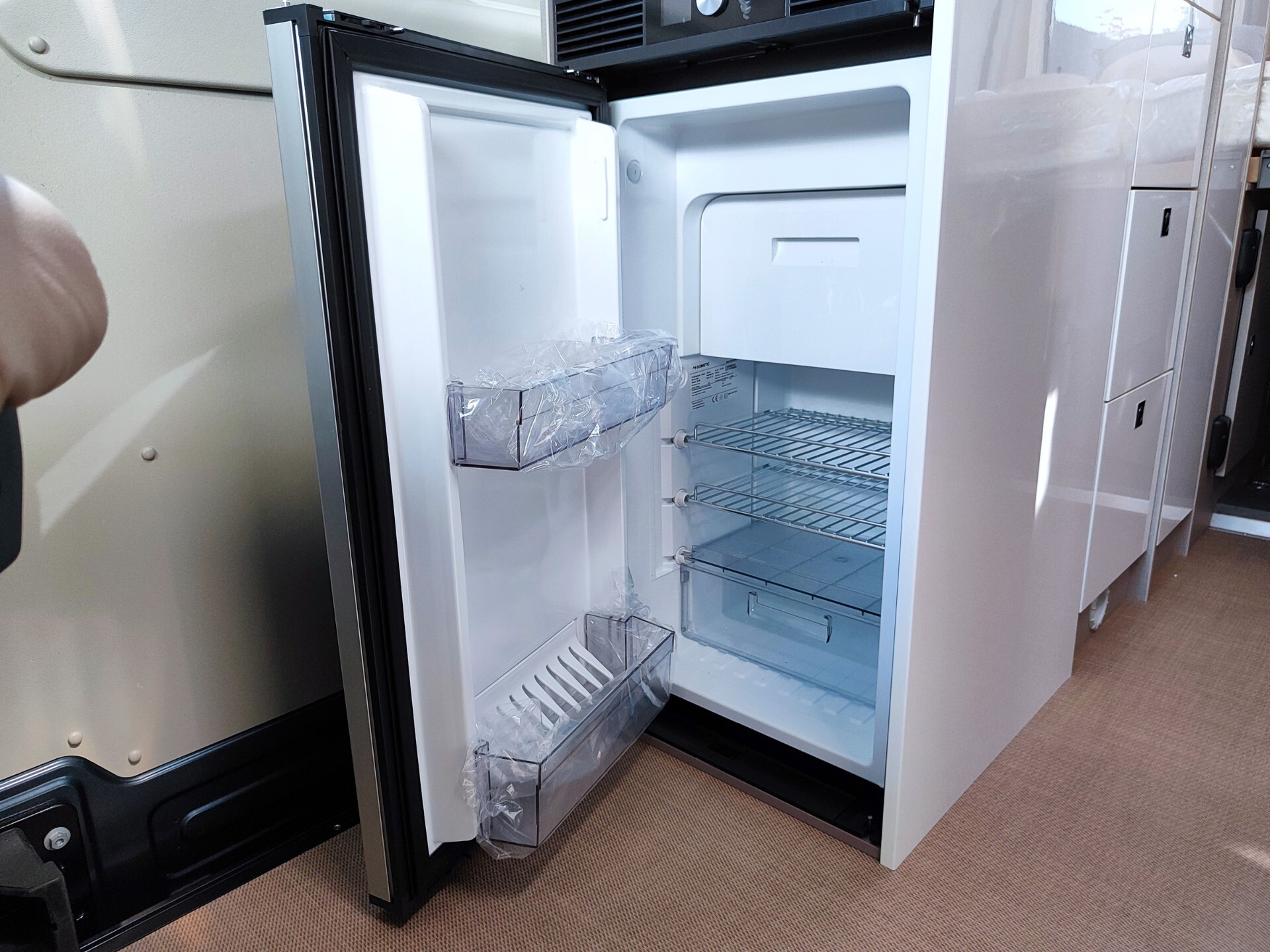 Burstner Delfin C 621 - Furgonato con letti gemell