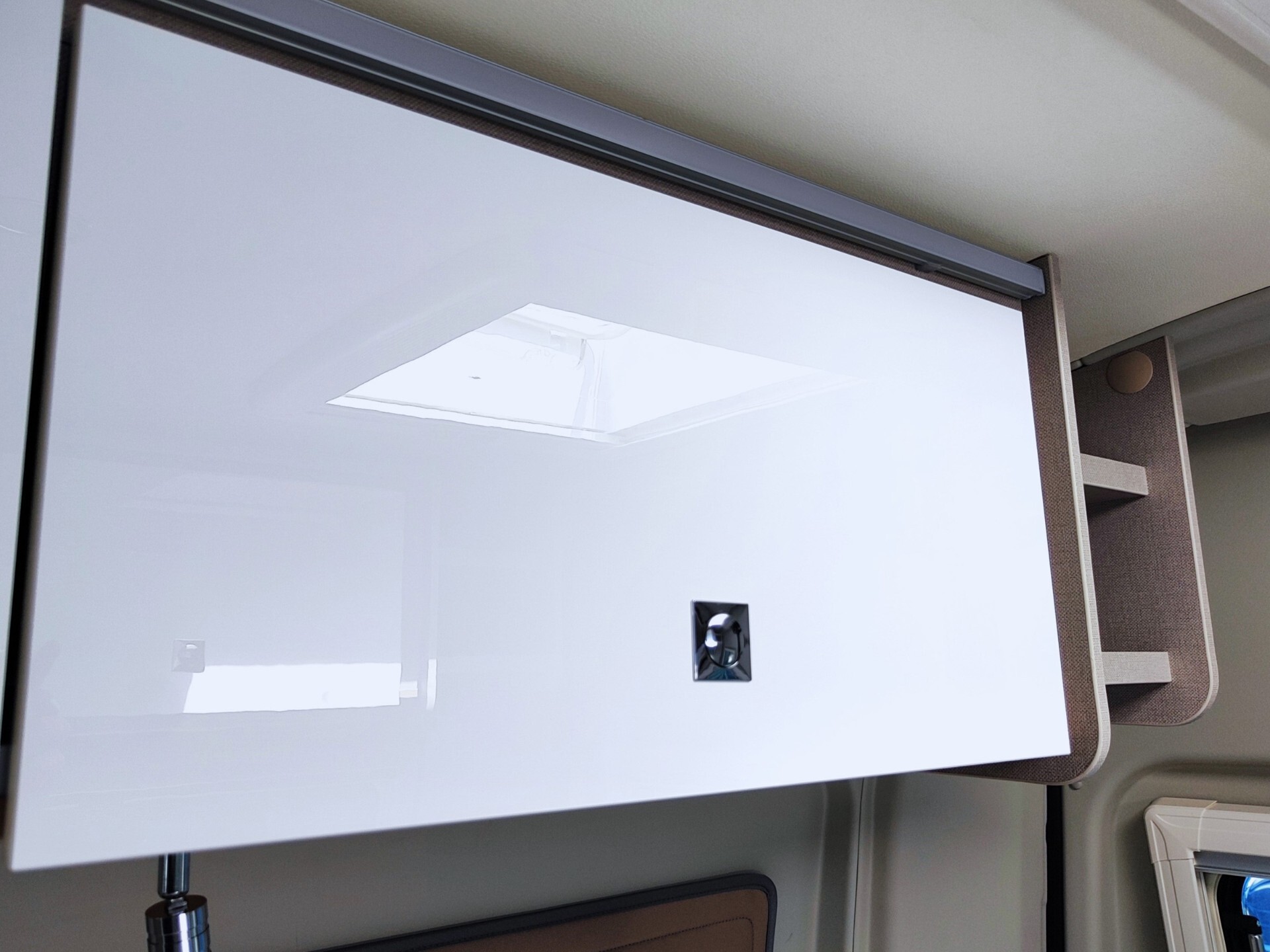Burstner Delfin C 621 - Furgonato con letti gemell