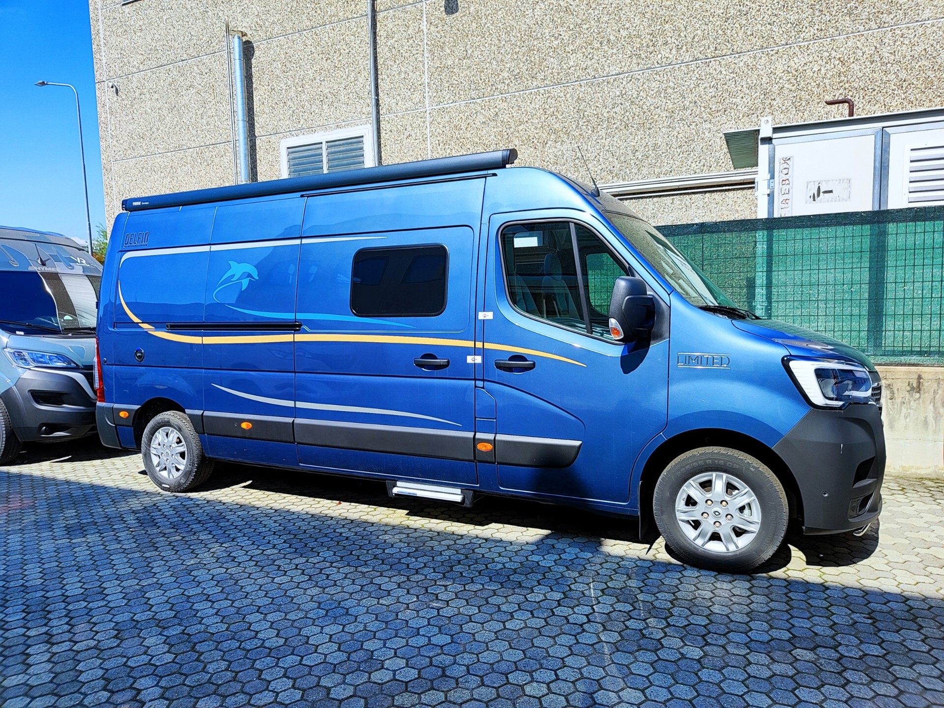 Burstner Delfin C 621 - Furgonato con letti gemell