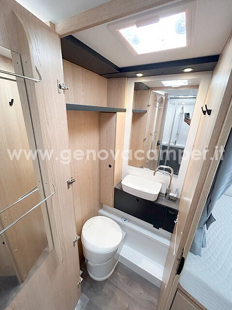 Sunlight T68 Adventure Semintegrale letto basculan