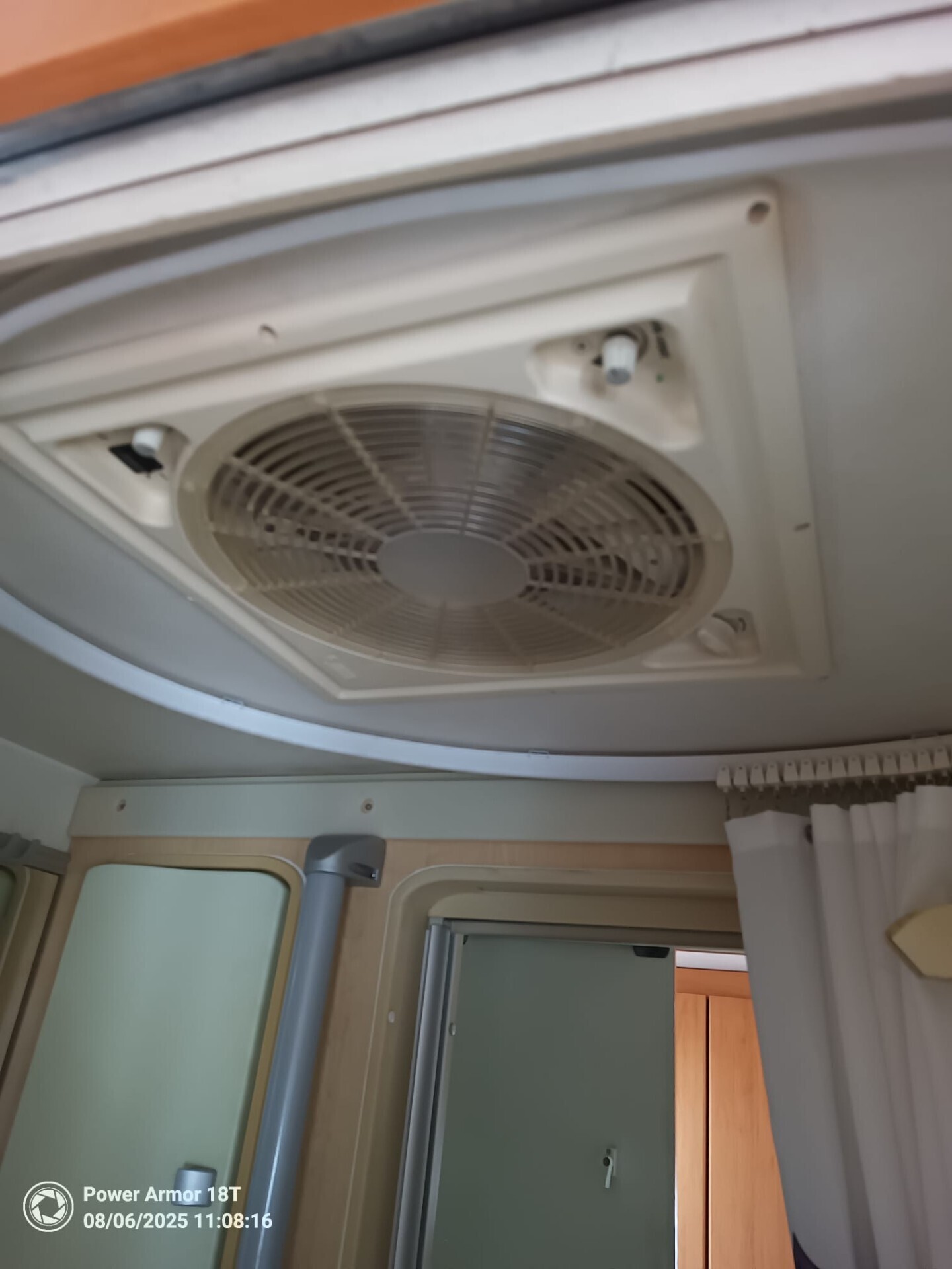 Hymer C 524 mansardato