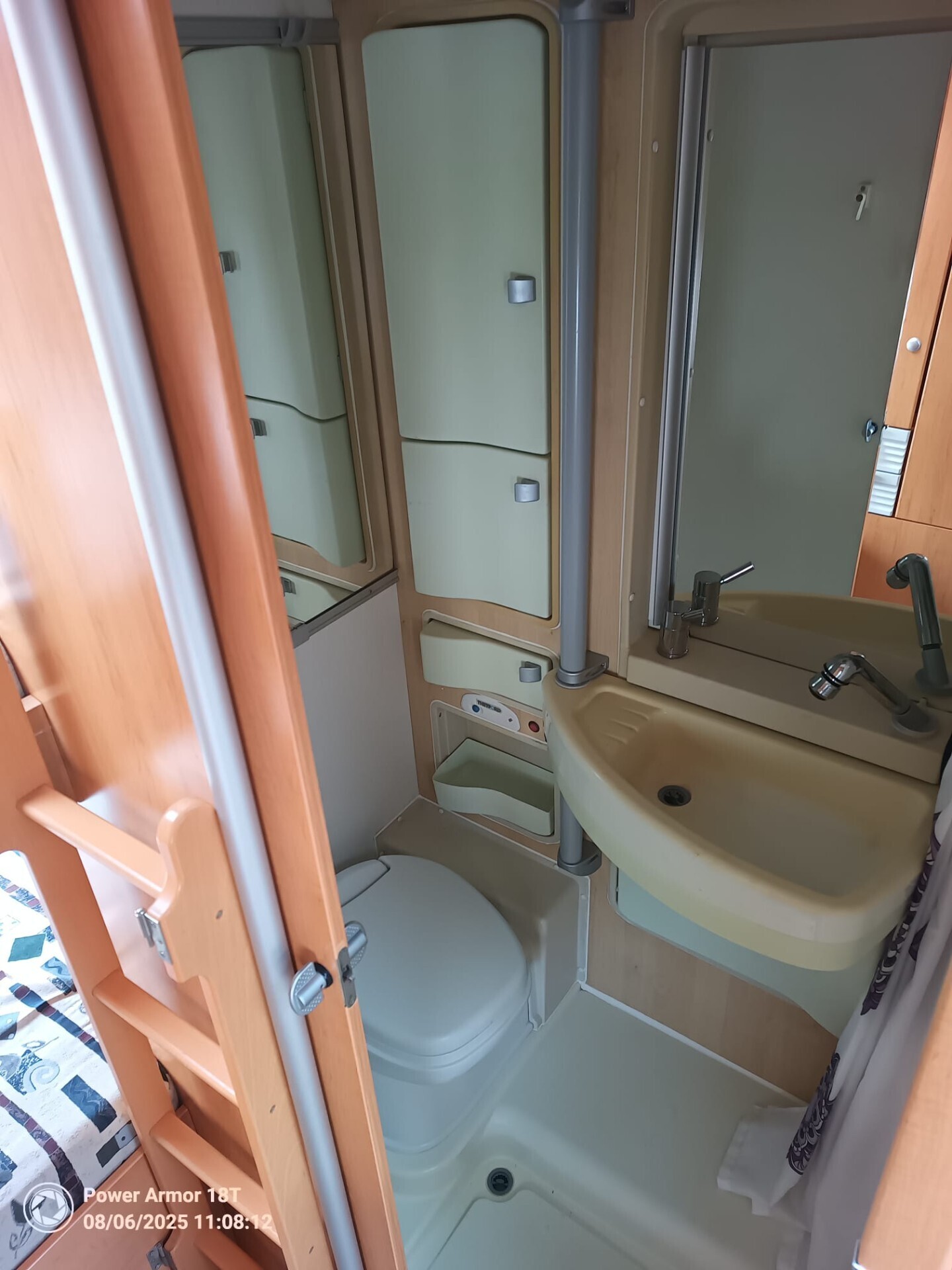 Hymer C 524 mansardato