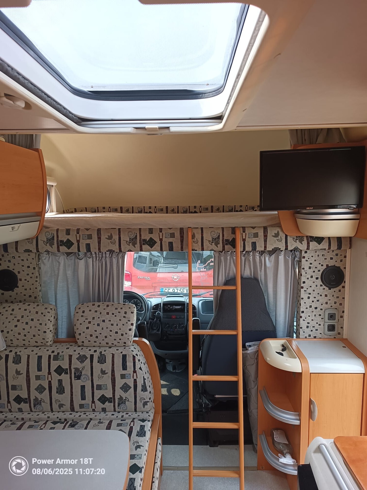 Hymer C 524 mansardato