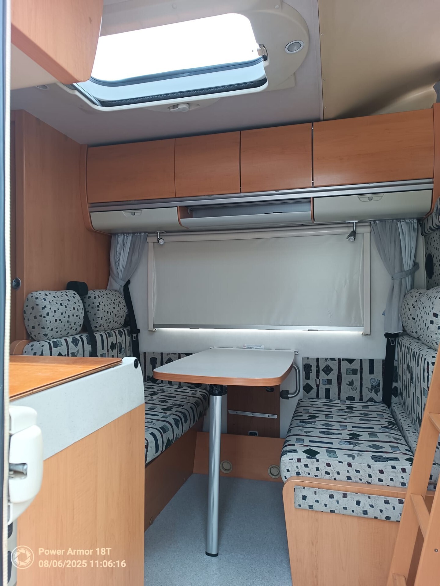 Hymer C 524 mansardato