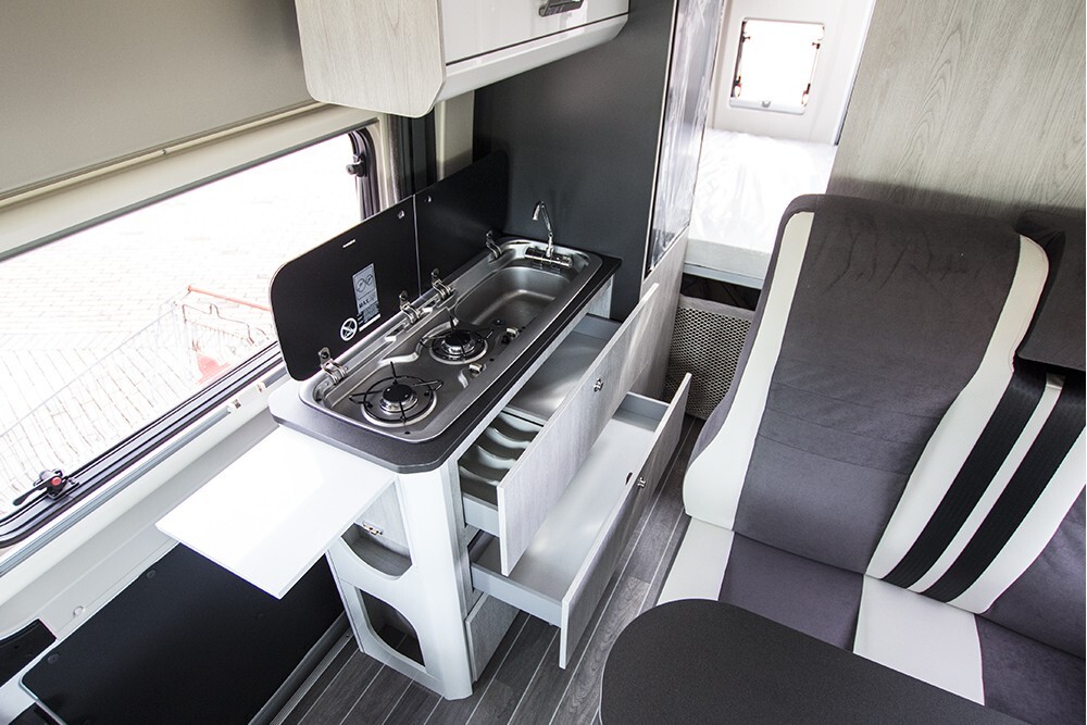 Camper puro Van 2 posti Roller Team Livingstone 2 