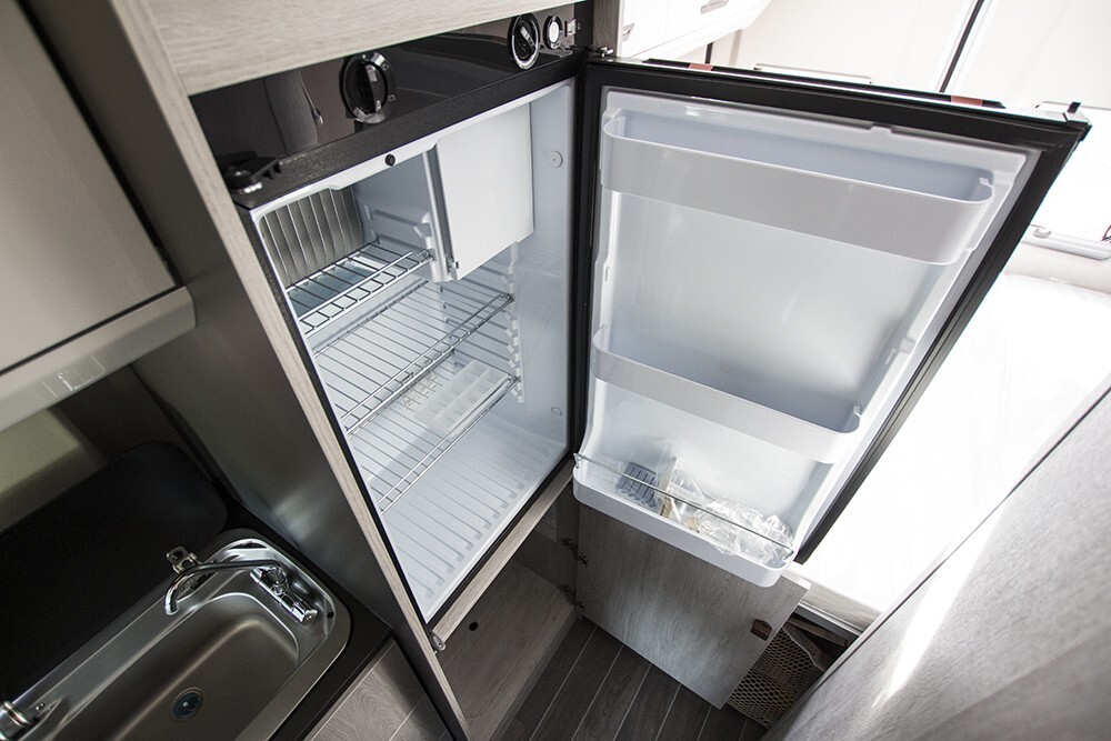 Camper puro Van 2 posti Roller Team Livingstone 2 