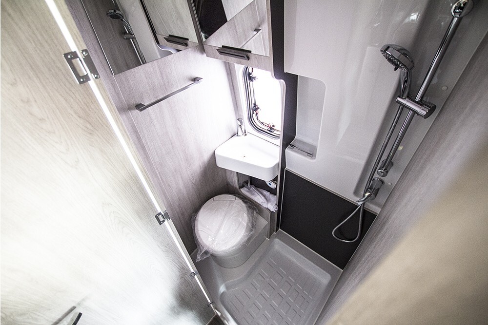 Camper puro Van 2 posti Roller Team Livingstone 2 