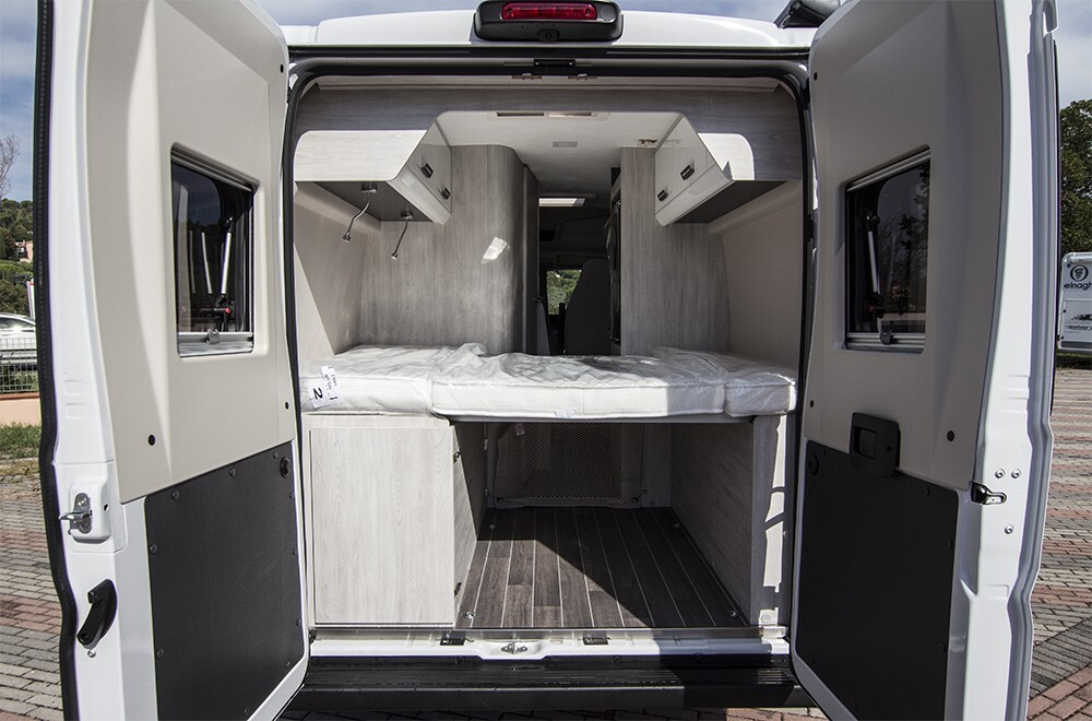 Camper puro Van 2 posti Roller Team Livingstone 2 