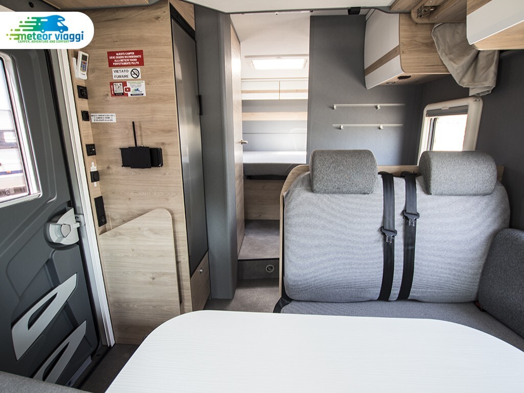 Camper Semintegrale 4 posti Dethleffs Just Camp DB