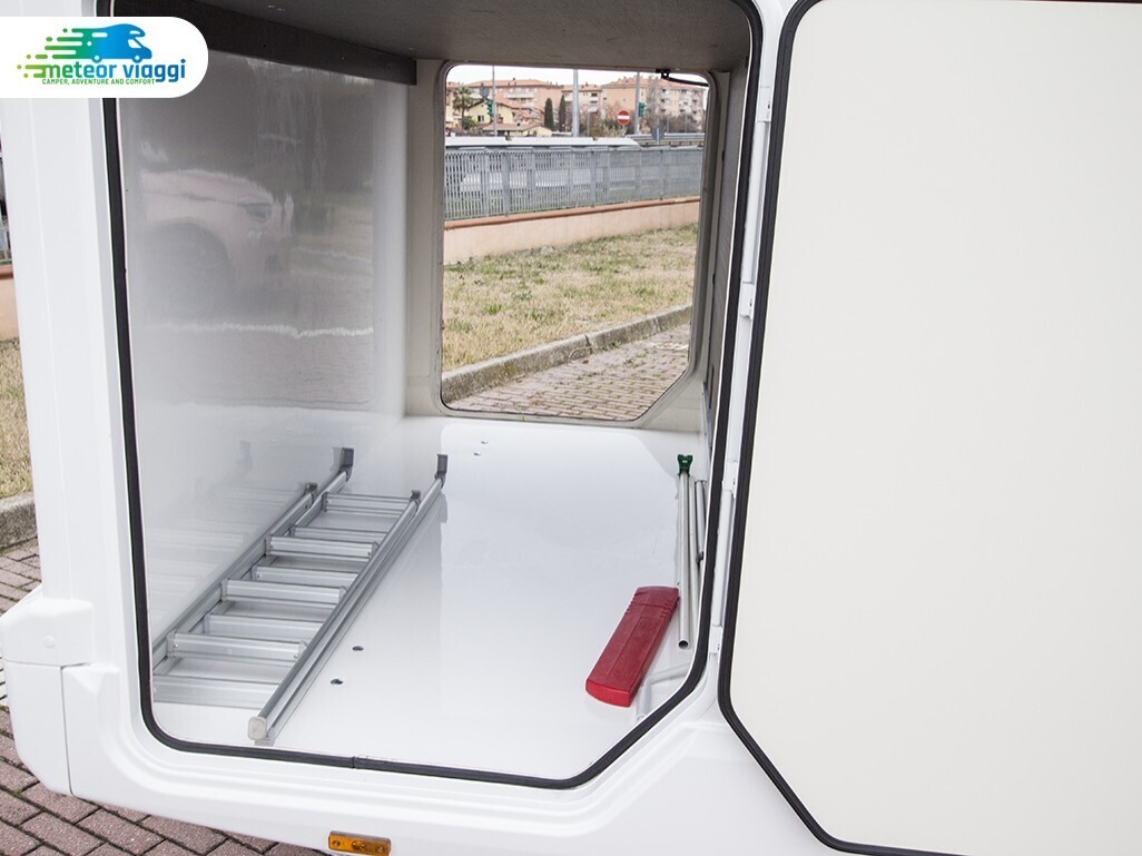 Camper Semintegrale 5 posti Roller Team Kronos 284