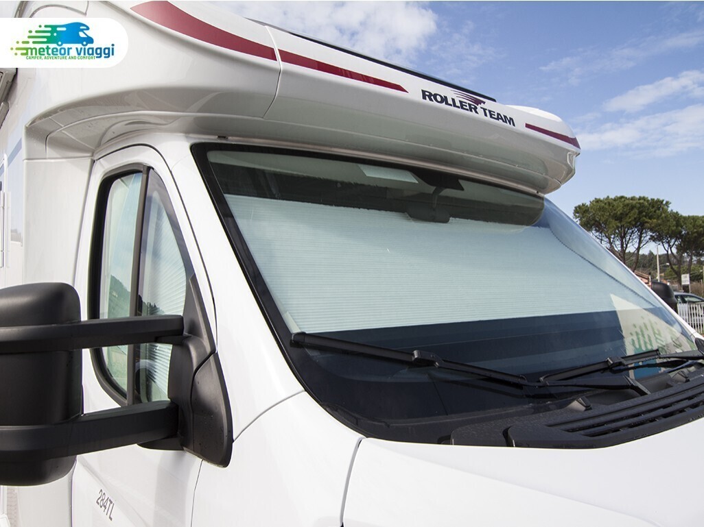 Camper Semintegrale 5 posti Roller Team Kronos 284
