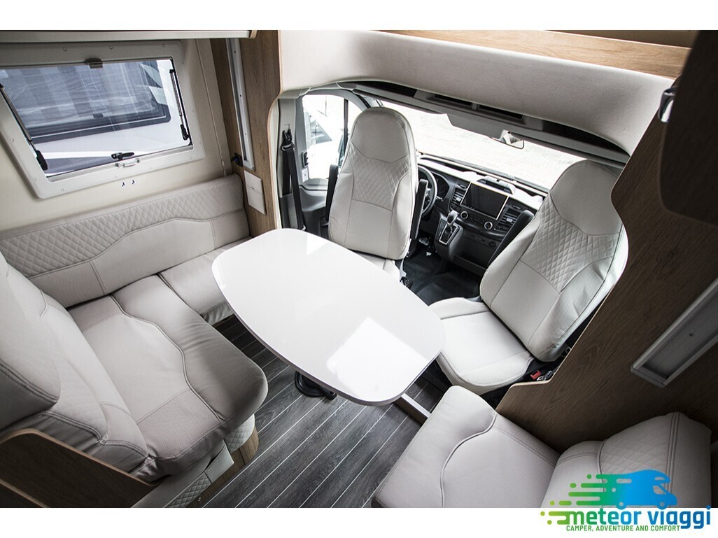 Camper Semintegrale 5 posti Roller Team Kronos 284