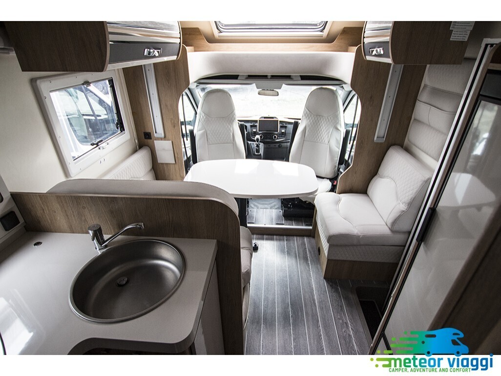 Camper Semintegrale 5 posti Roller Team Kronos 284
