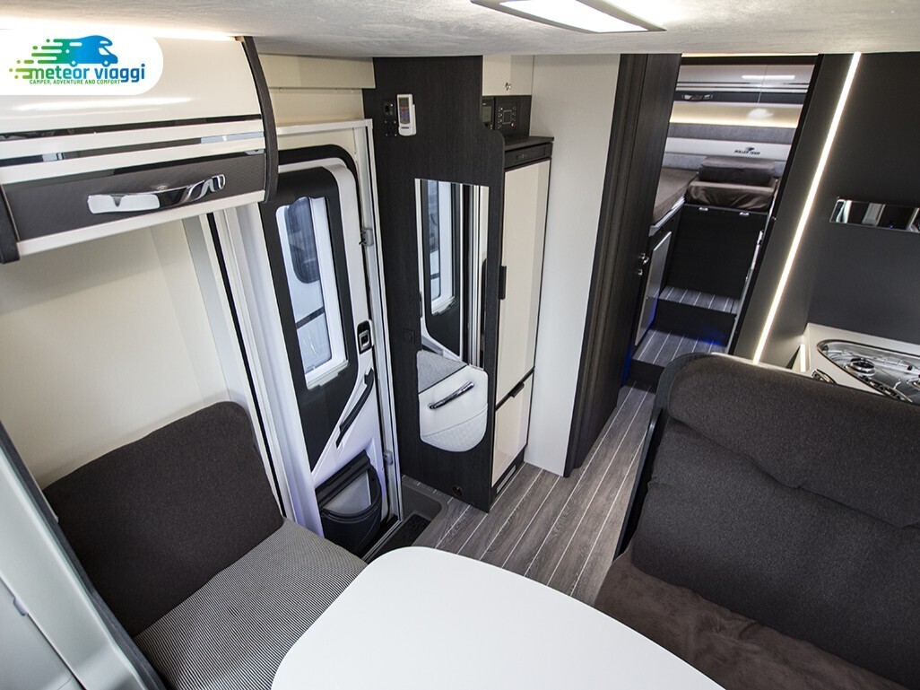 Camper Semintegrale 5 posti Roller Team Kronos 284