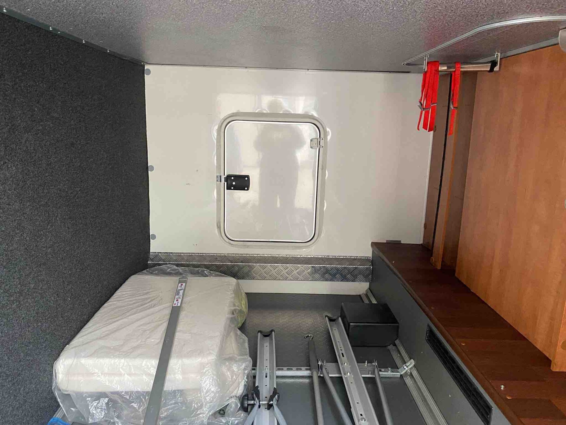 CARTHAGO T 142 USATO - SEMINT. LETTO MATRIM. GARAG