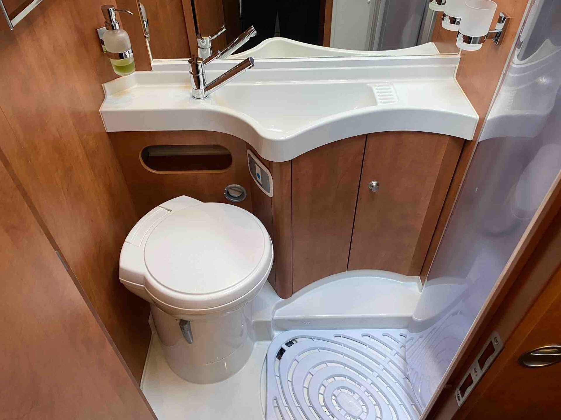 CARTHAGO T 142 USATO - SEMINT. LETTO MATRIM. GARAG