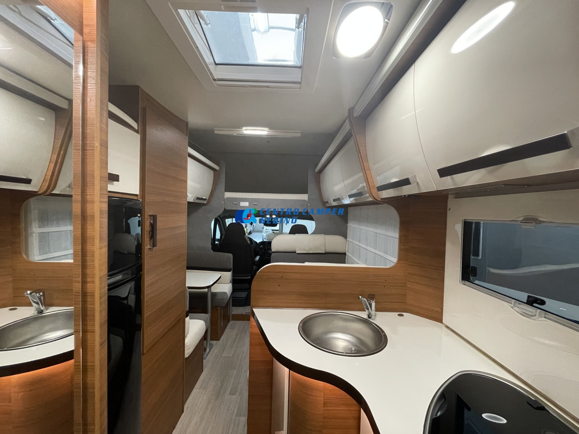 Elnagh Baron 22 camper mansardato 7 posti letto 7 