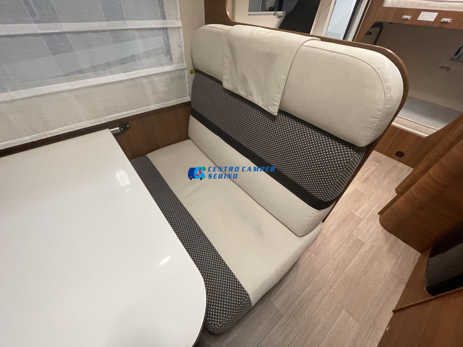 Elnagh Baron 22 camper mansardato 7 posti letto 7 