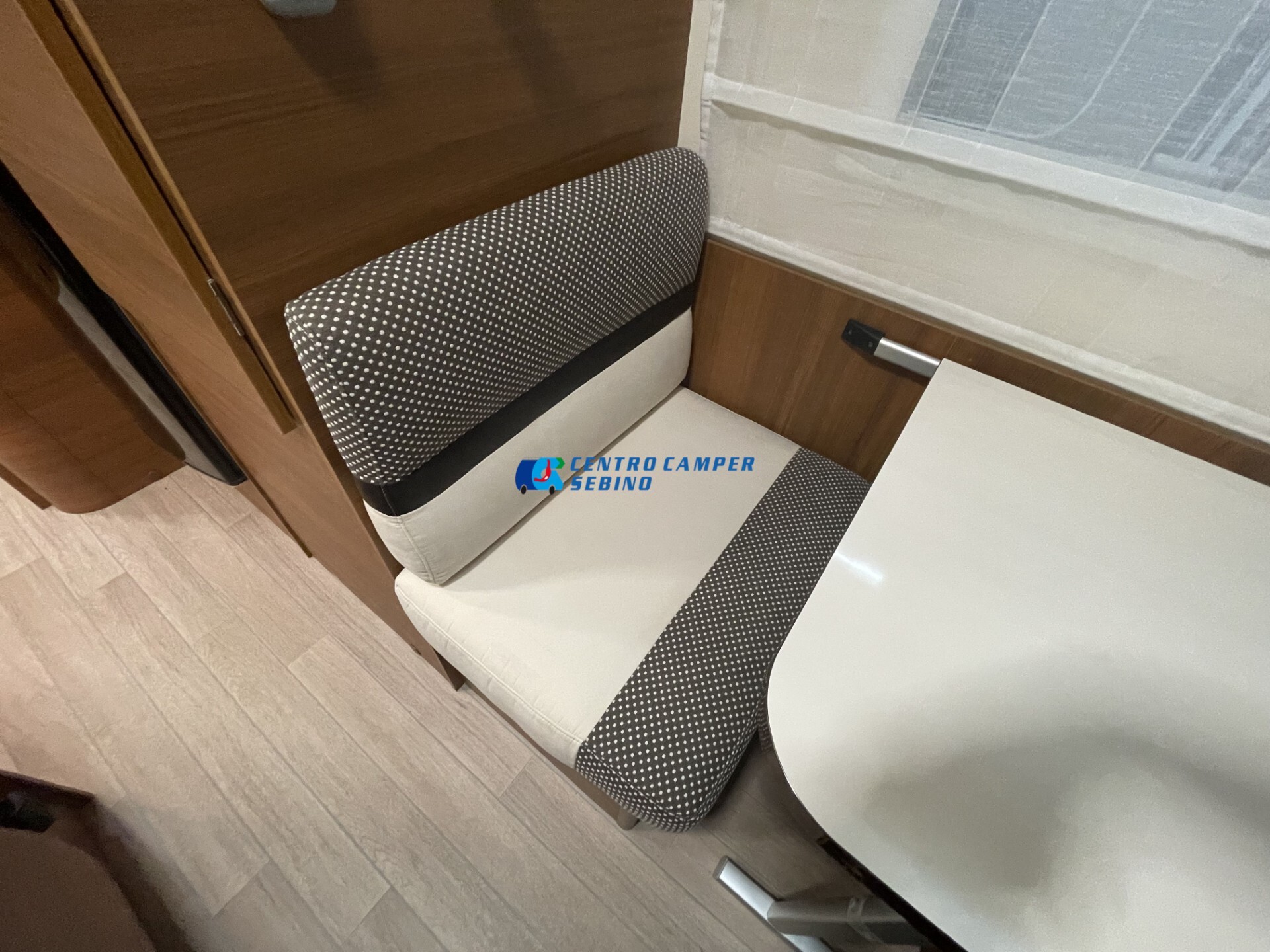 Elnagh Baron 22 camper mansardato 7 posti letto 7 