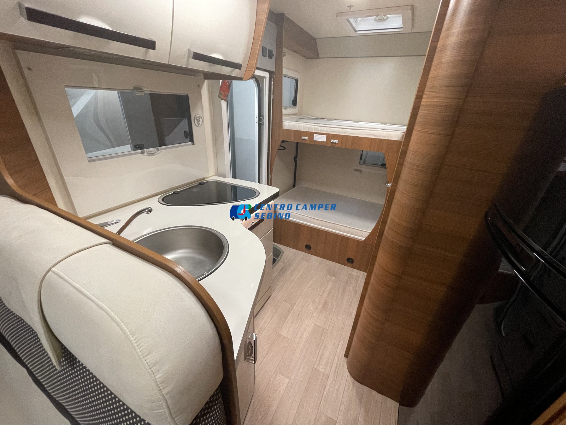 Elnagh Baron 22 camper mansardato 7 posti letto 7 