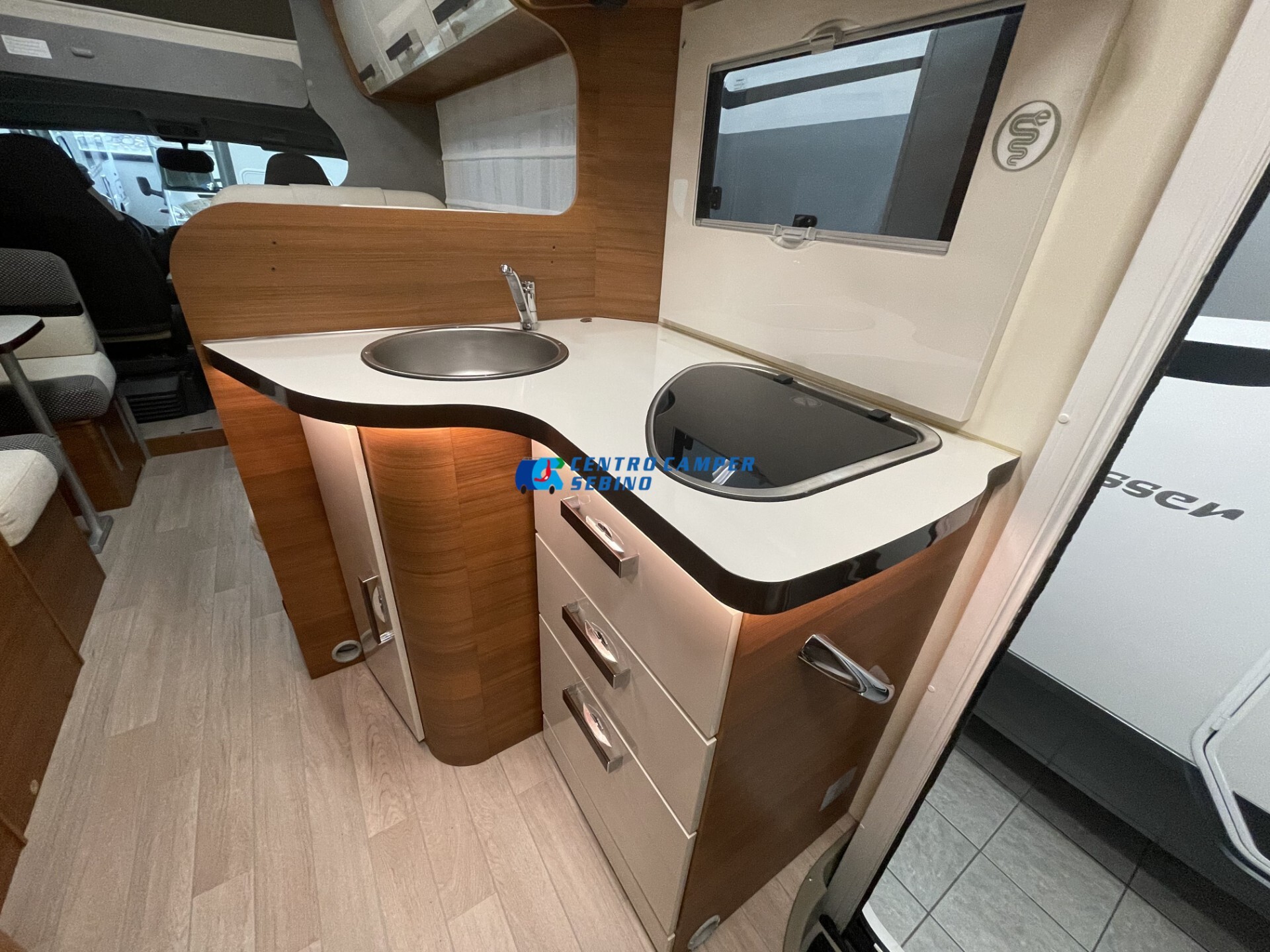 Elnagh Baron 22 camper mansardato 7 posti letto 7 