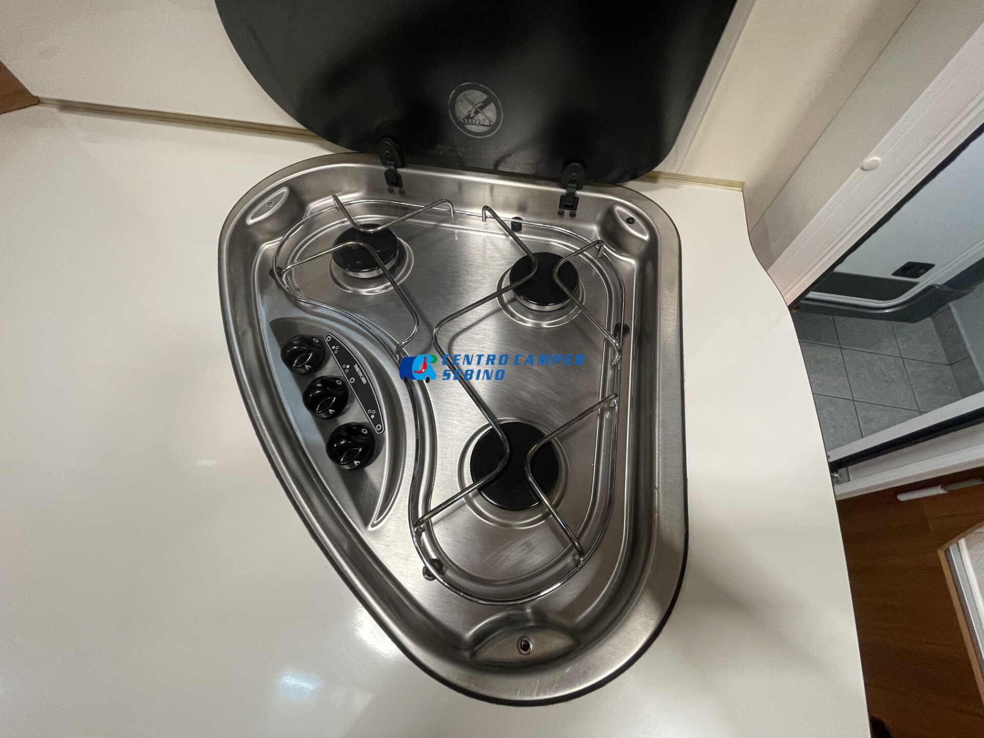 Elnagh Baron 22 camper mansardato 7 posti letto 7 