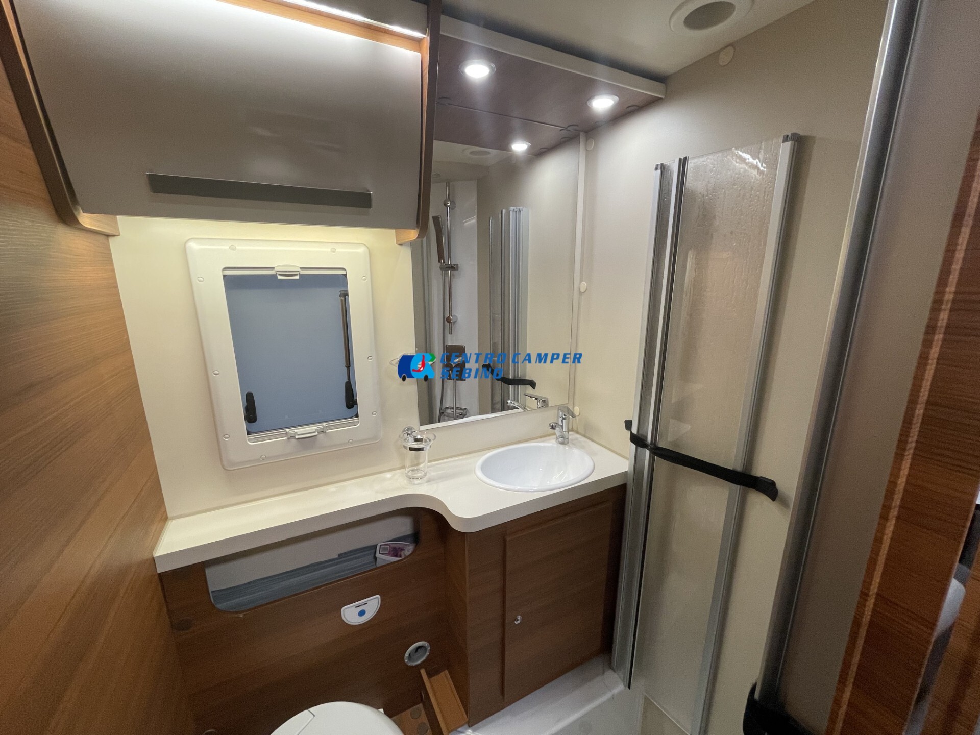 Elnagh Baron 22 camper mansardato 7 posti letto 7 